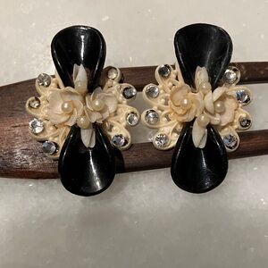 Bakelite Art Deco Black and Cream Floral Clip-On Earrings